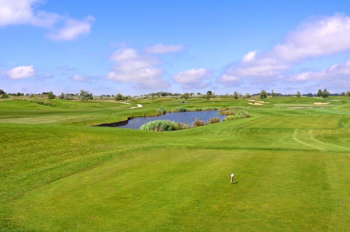 Top Picks for Nighttime Tee Times: Discover Golf Courses Open Late