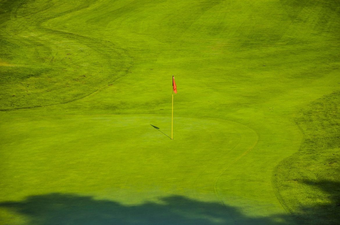 Hidden Gems: Discovering Charming Golf Courses Near Small Towns