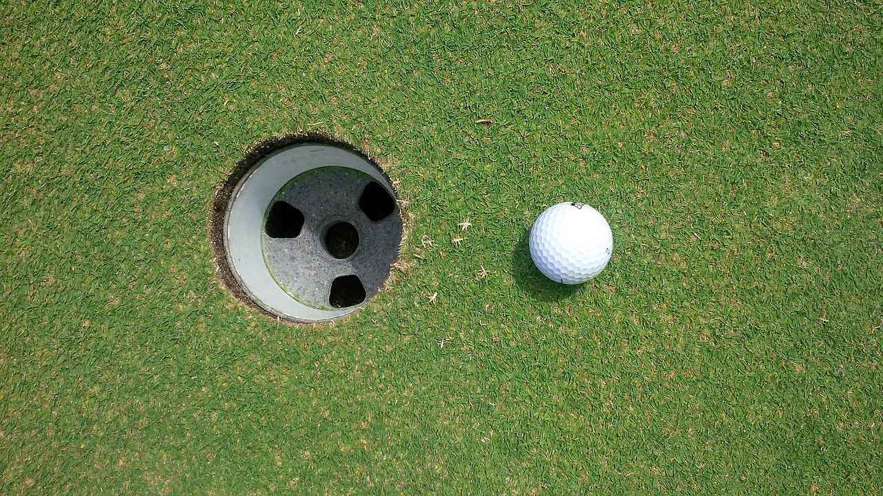 Top Picks for Wind-Resistant Golf Umbrellas